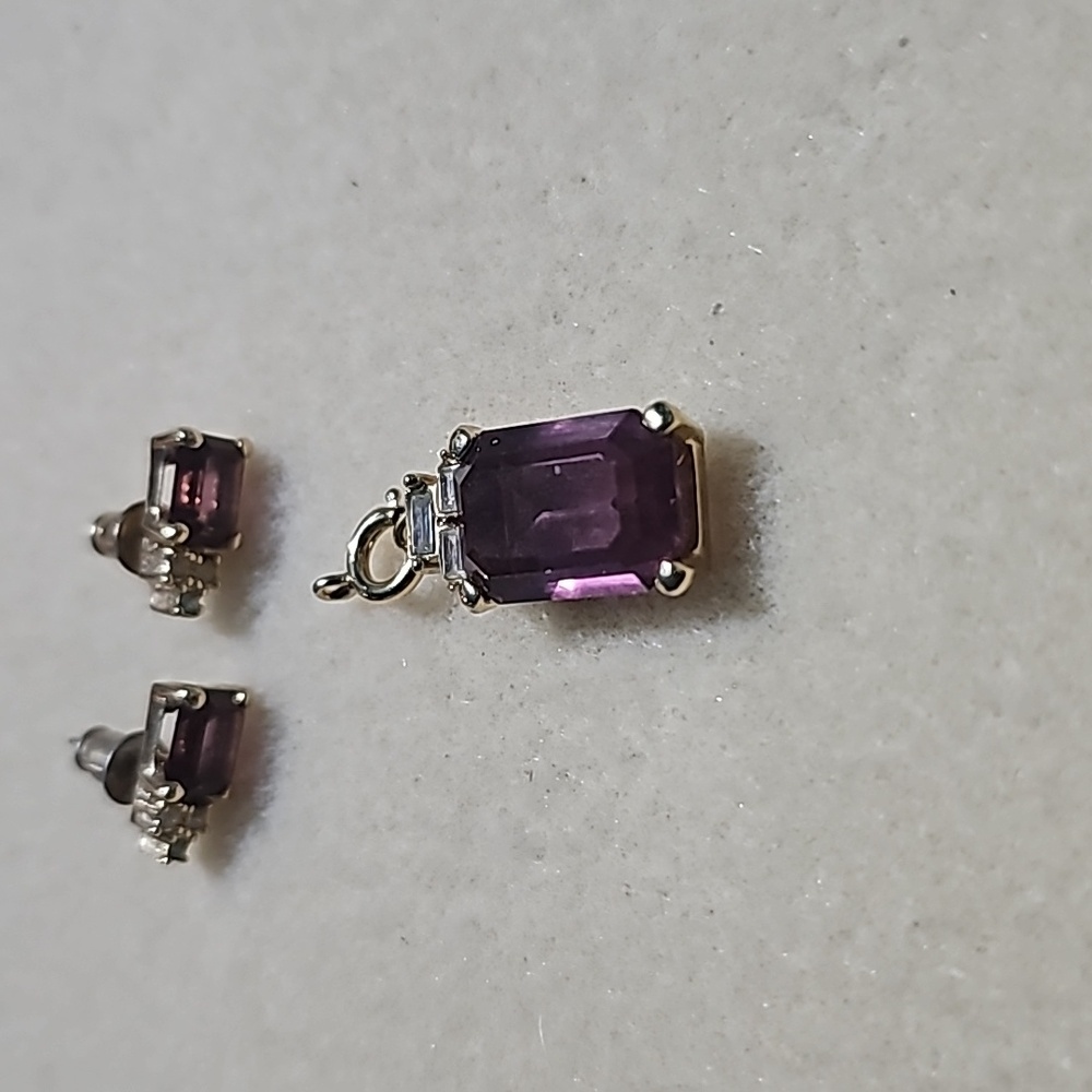 Necklace pendant and earings